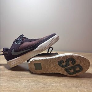 Boys Nike SB sneakers.